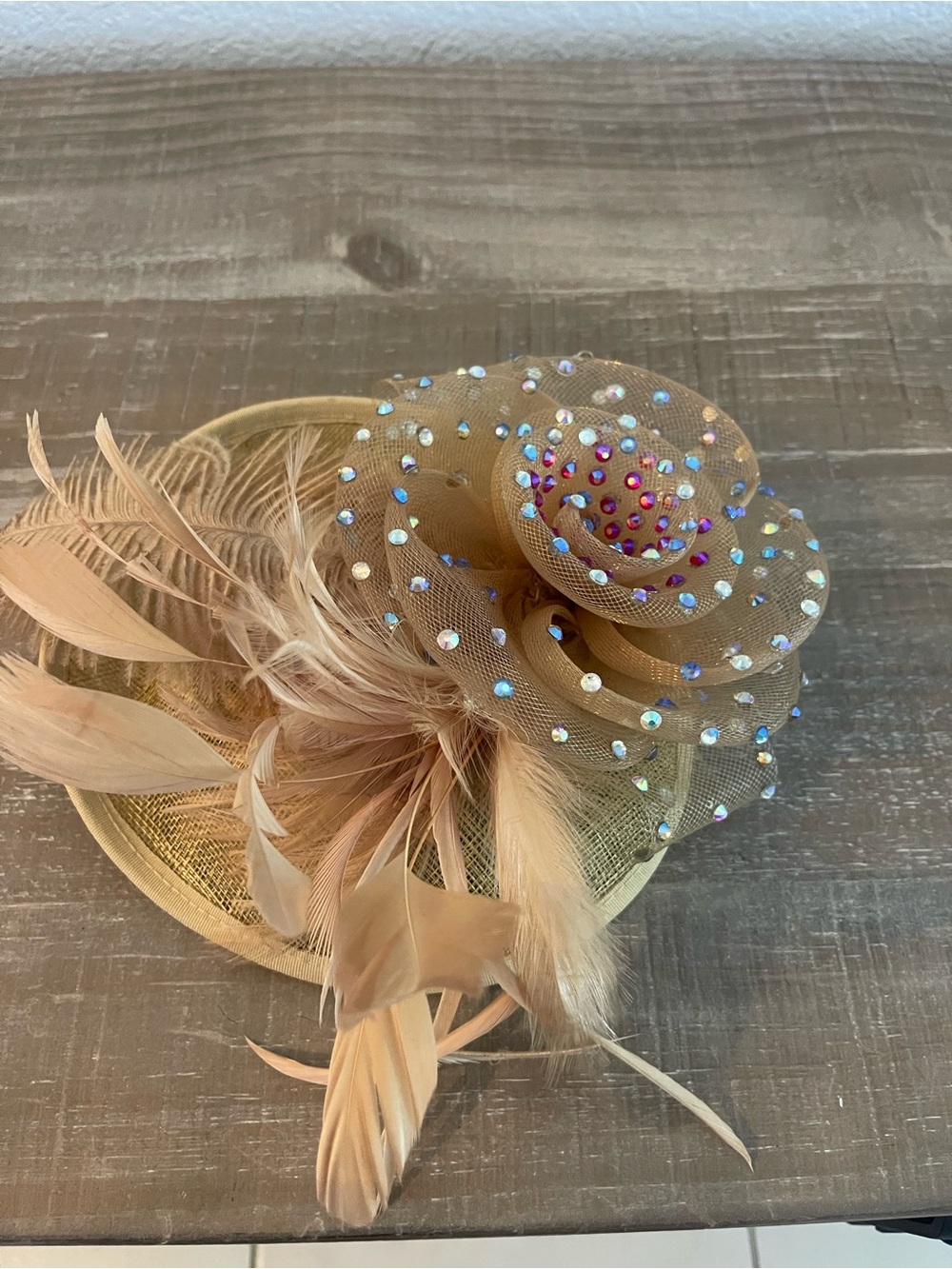 Elegant Beige Feather Flower Fascinator with Rhinestones
